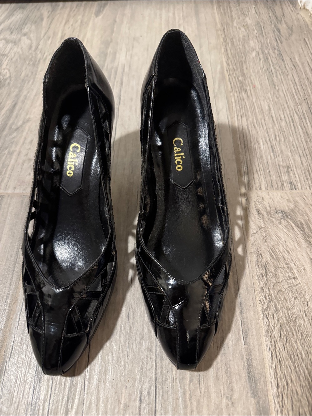 Calico Women's Black Patent Leather Pointed Toe Heels